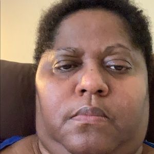 Meet your Posher, Charline